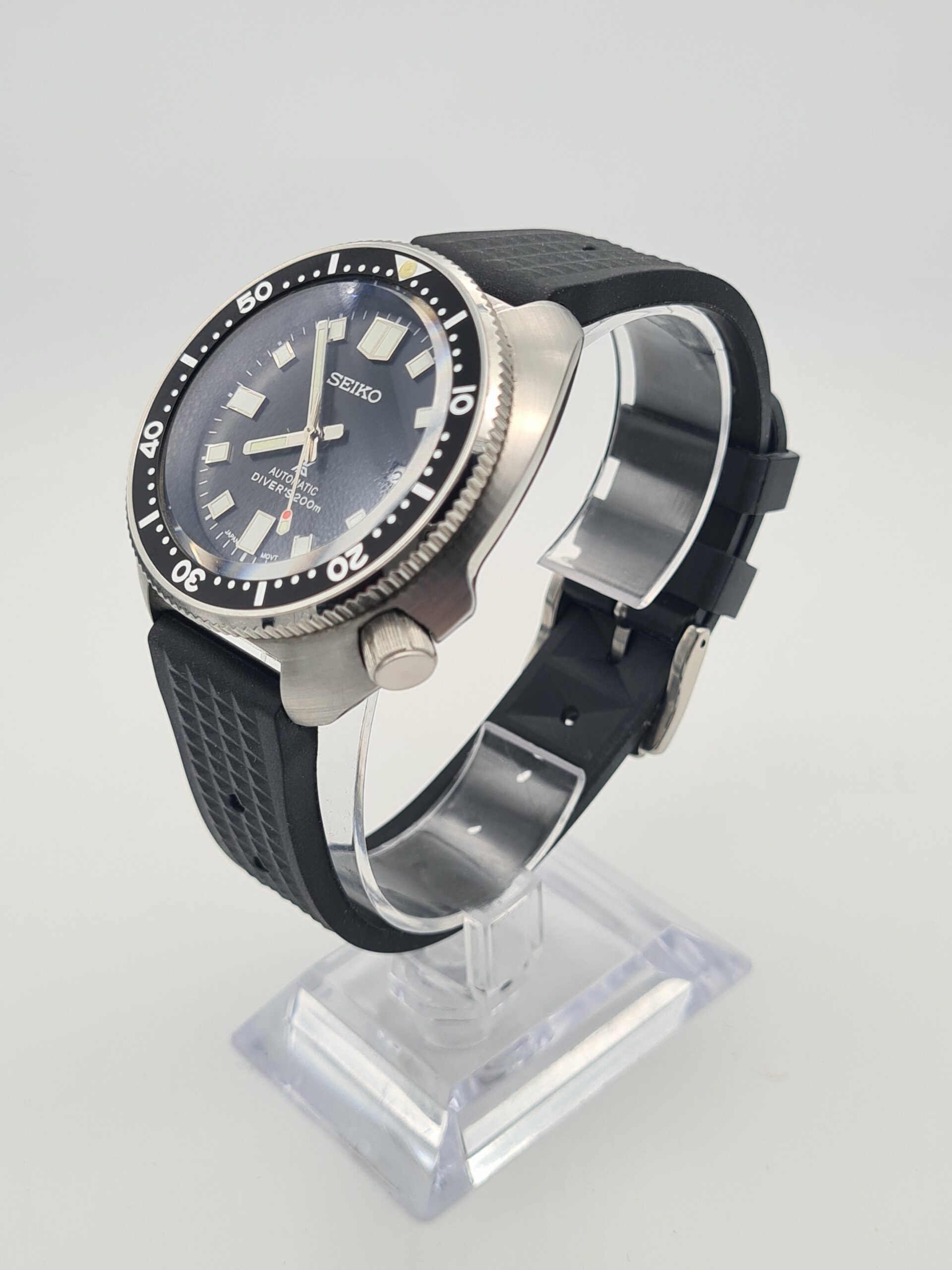 Seiko Mod Watch Captain Willard 6105 Diver Black Silicone Strap