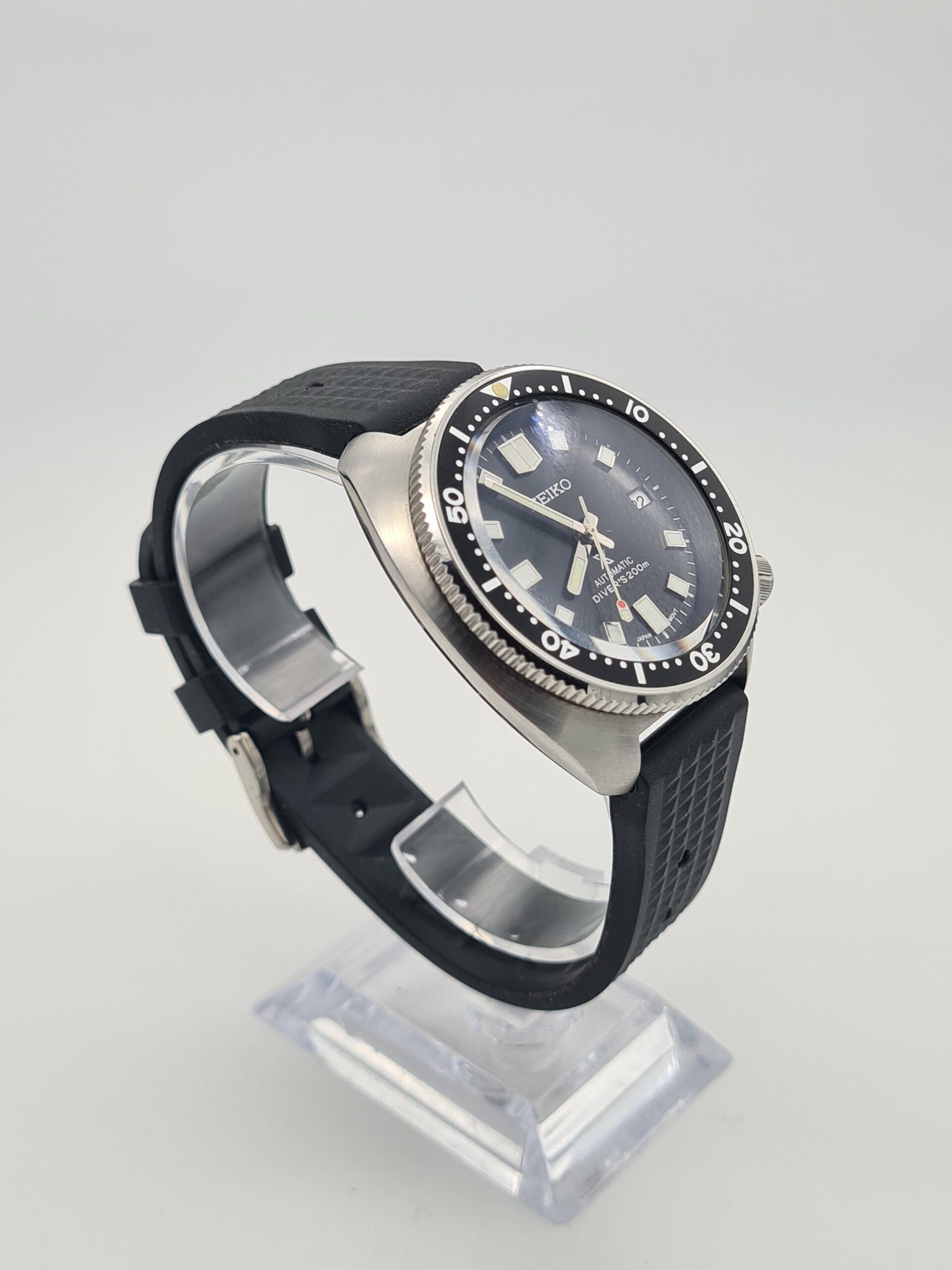 Seiko Mod Watch Captain Willard 6105 Diver Black Silicone Strap